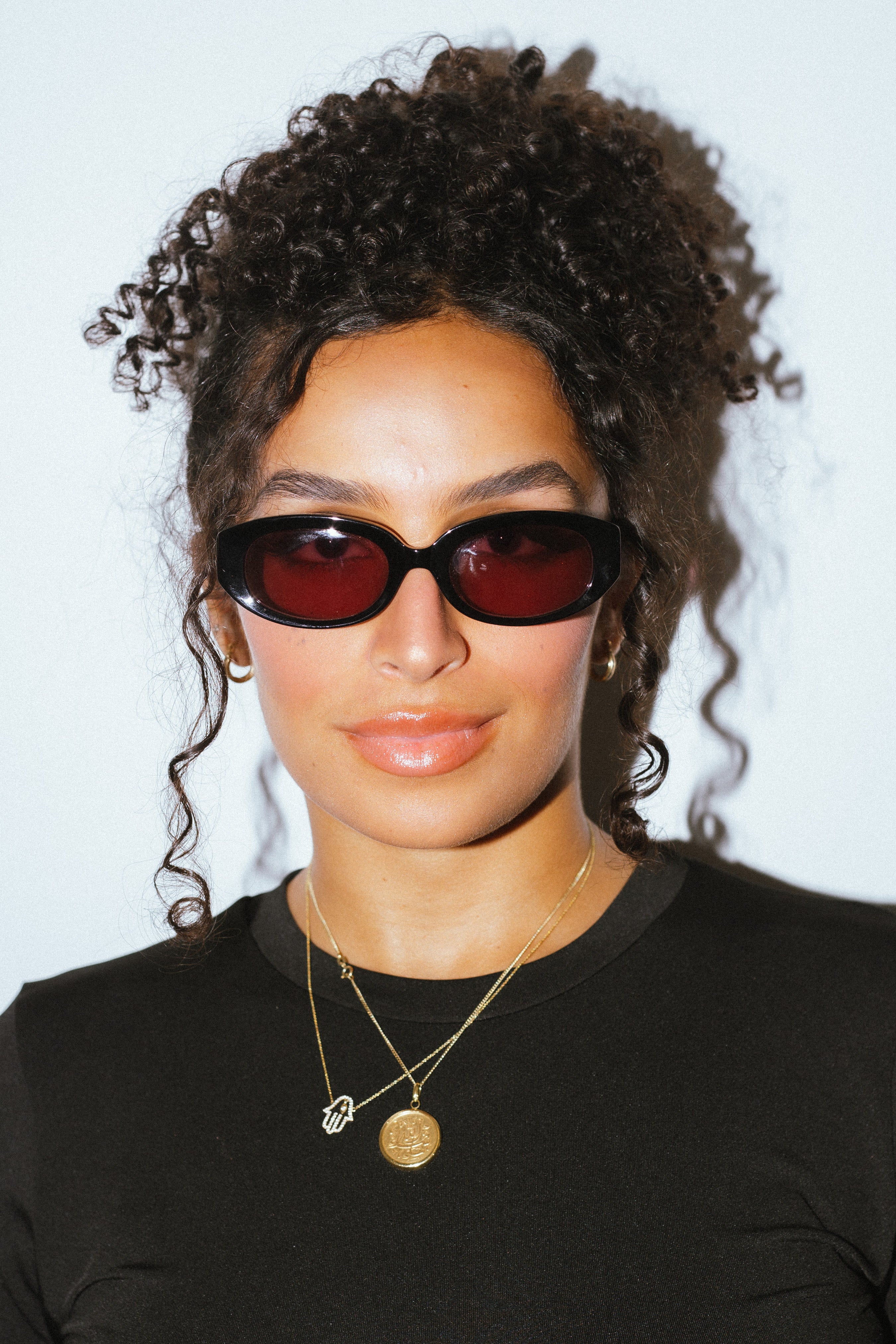 Toronto Oval Sunglasses in Red