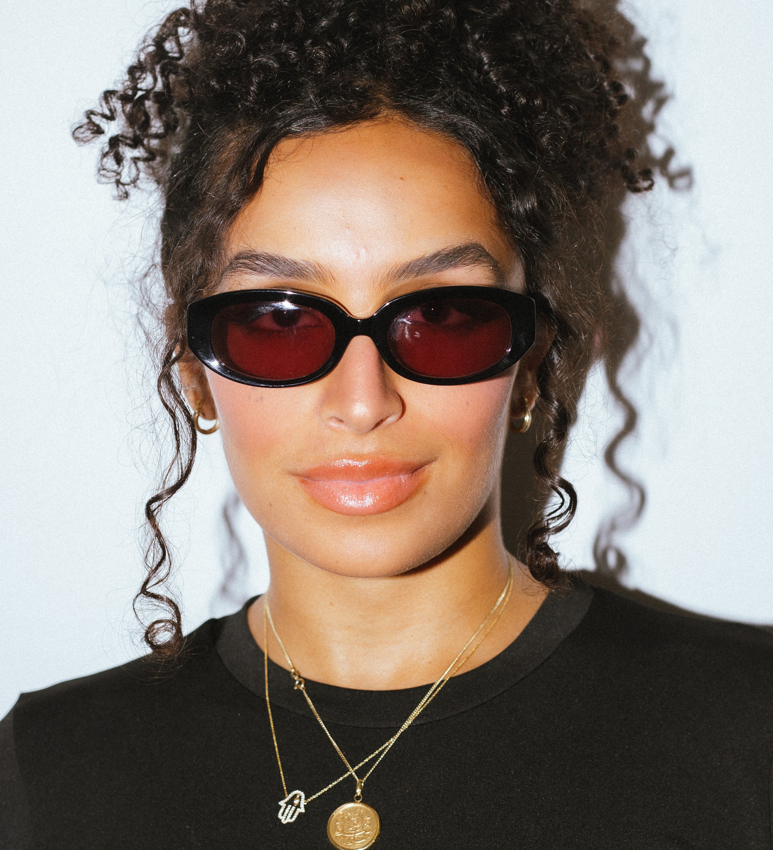 Toronto Oval Sunglasses in Red